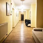 50 People Bis Apartment *