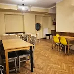 Apartment 50 People Bis *