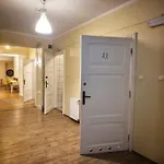 50 People Bis Apartment