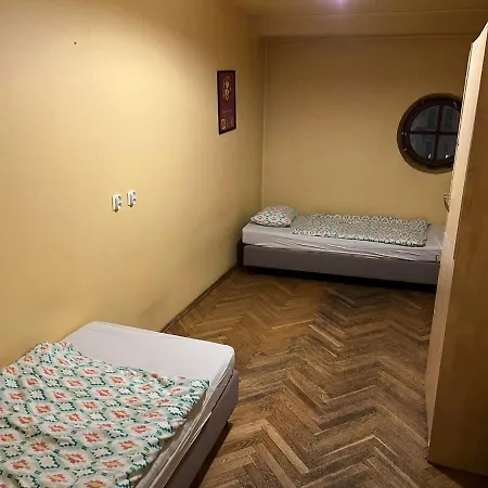 50 People Bis Apartamento Cracovia